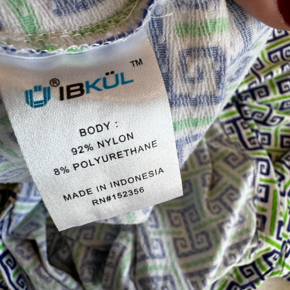 IBKUL Woman’s Geometric Patterned Top in Green and Blue Tennis Prep/Golf Prep - Picture 6 of 6